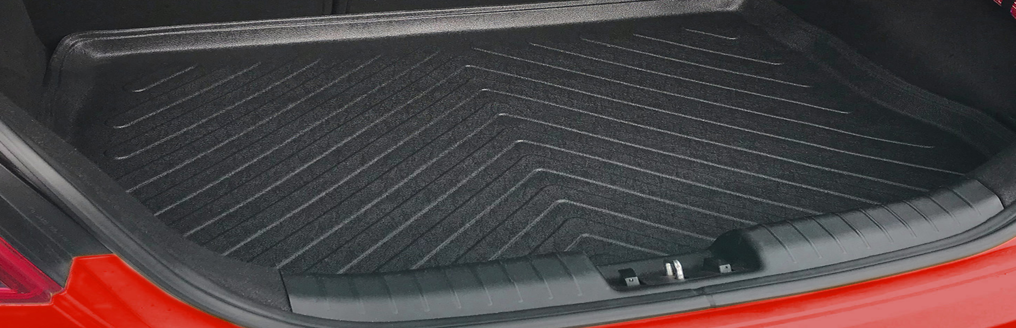 Kofferraumwanne-ATS-Banner Eine Kofferraumwanne liegt passend im Kofferraum.